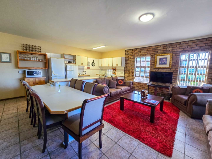 5 Bedroom Property for Sale in Stilbaai Wes Western Cape